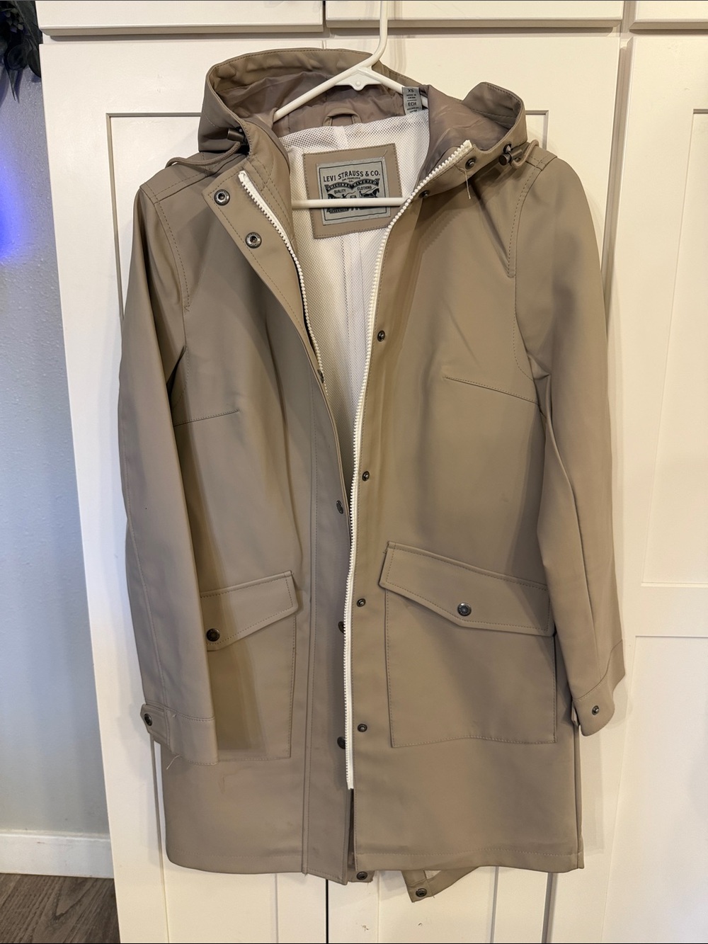 Levi's Women’s Beige Hooded Raincoat with Snap & Zip Front